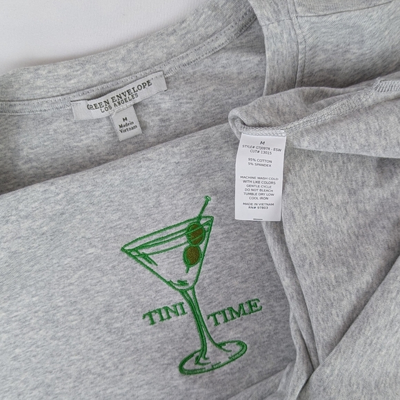 Green Envelope Tini Time Embroidered Martini Tee Short Sleeve Grey M NWOT - Picture 2 of 9